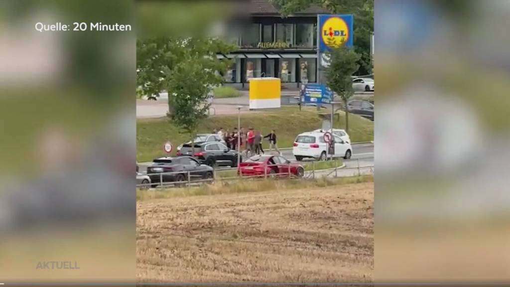 Mitten auf der Strasse: Wegen eines hupenden Autofahrers fliegen in Rothrist die Fäuste