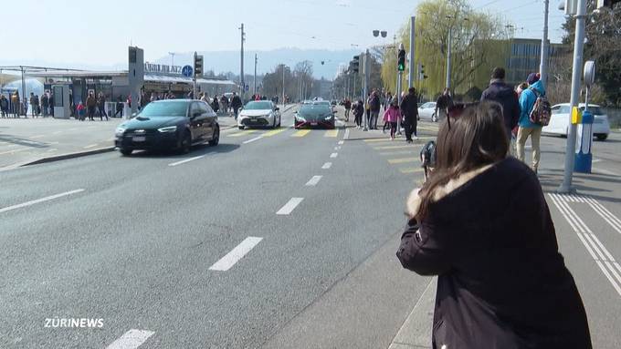 Als Frau in einer Männer-Domäne: Zürcher Carspotterin Jennifer jagt Luxusautos