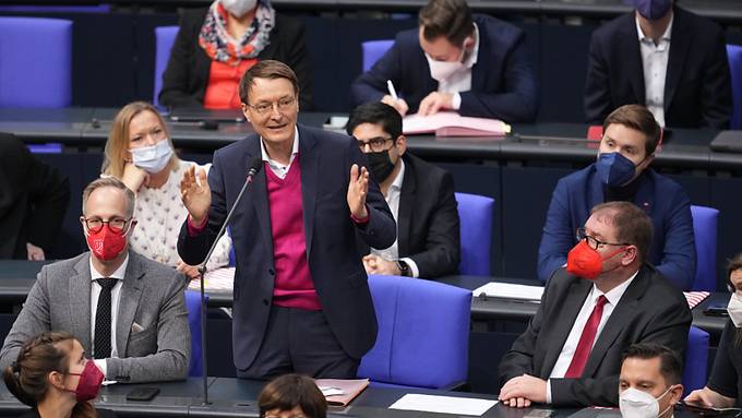 Deutscher Bundestag stimmt für neue Corona-Massnahmen