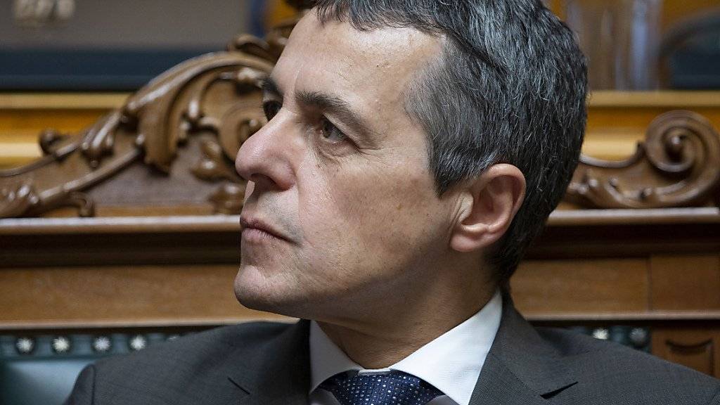 Das institutionelle Abkommen mit der EU polarisiert weiter: Aussenminister Ignazio Cassis erhielt vom Nationalrat am Donnerstag positive Signale und Kritik zugleich.