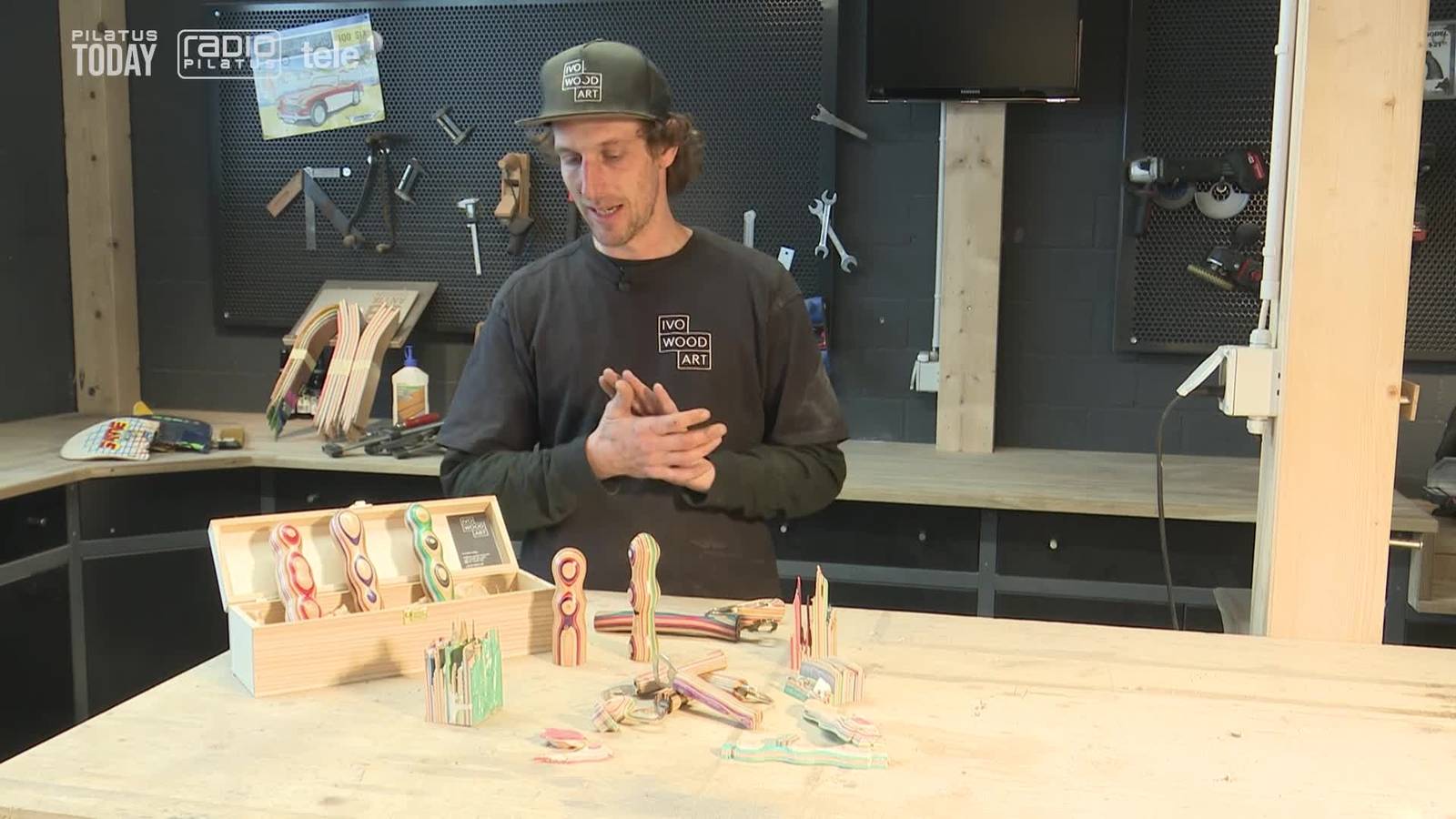 Dieser Schreiner macht Holzdildos ... aus alten Skateboards | FM1Today | Strickmützen