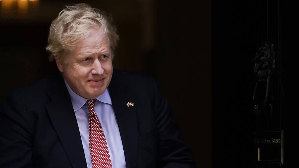 Boris Johnson, Premierminister von Großbritannien, verlässt die 10 Downing Street. Foto: Alberto Pezzali/AP/dpa
