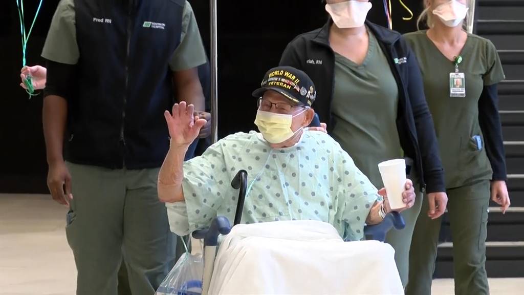 Veteran aus 2. Weltkrieg besiegt Coronavirus und feiert 104. Geburtstag