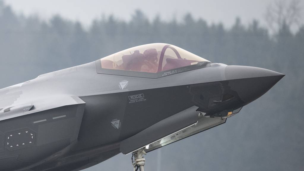 Blitze sind für neuen Schweizer Kampfjet eine Gefahr