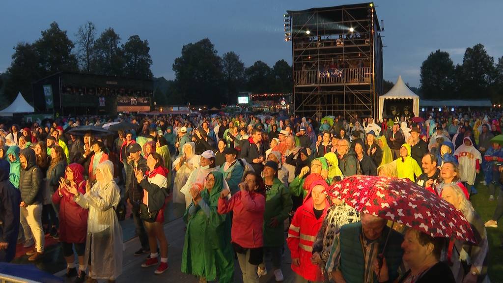 2800 Schlagerfans feierten auf dem Heitere das Open Air in Zofingen