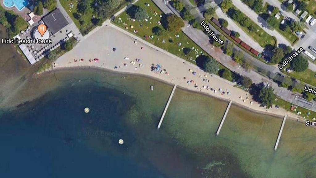 Das Luzerner Strandbad Lido aus der Vogelperspektive: Der Unfall ereignete sich beim ersten Steg auf der linken Seite vom Ufer her gesehen.