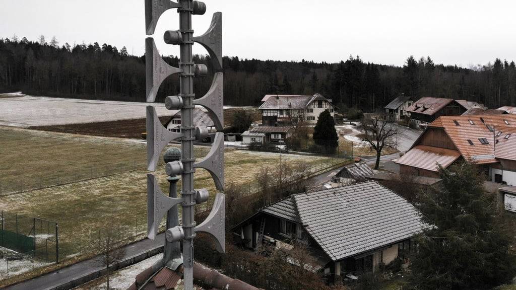 as Bundesamt für Bevölkerungsschutz will die Alarmierung der Bevölkerung auf weitere Kanäle ausdehnen: Sirene in Mühleberg. (Archivbild)