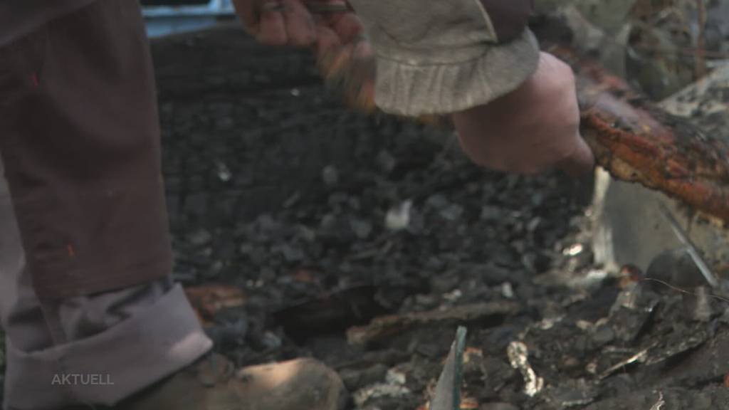 Missgeschick: Statt Fleisch zu räuchern brennt in Strengelbach ein Schrebergartenhaus