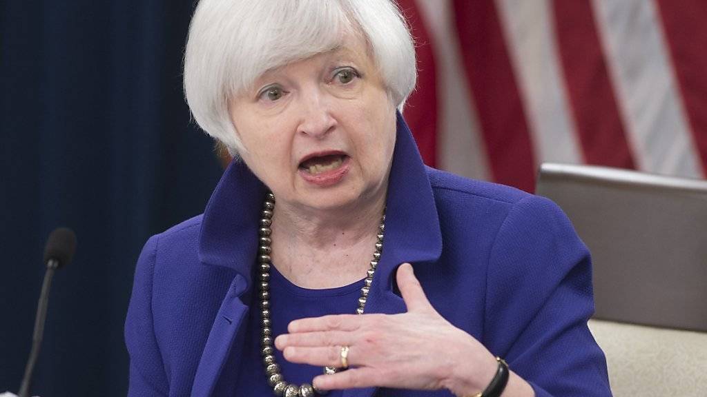 Fed-Chefin Janet Yellen im vergangenen Dezember an einer Medienorientierung: Die US-Notenbank steht einer Zinserhöhung im Juni offenbar näher als gedacht. Das geht aus den April-Protokollen hervor. (Archivbild)