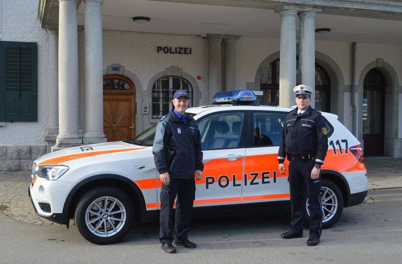 Tobias Kalmbach (rechts) in seiner deutschen Uniform neben einem der Appenzeller Kollegen.