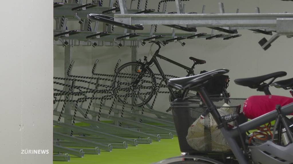 Fast leer: Wenig Interesse am Veloparkhaus beim Stadelhofen