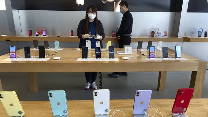 iPhone-Verkäufe brechen in China um mehr als Hälfte ein