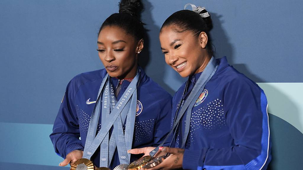 Medaillenregen minus 1: Jordan Chiles (rechts) muss ihre Bronzemedaille vom Bodenturnen zurückgeben