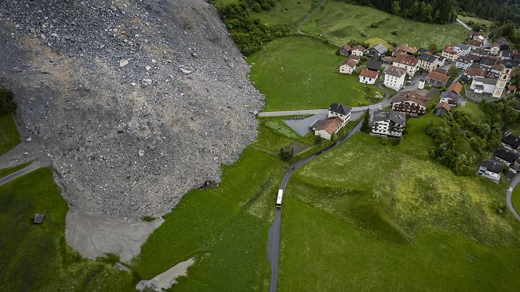 Am Berg oberhalb von Brienz/Brinzauls GR rumpelt es wieder öfter. (Archivbild)