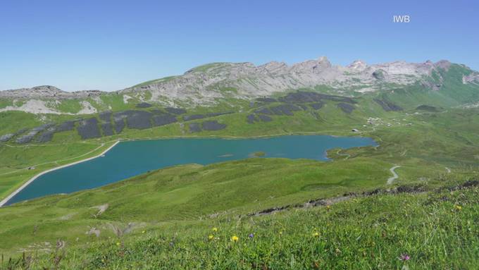 Modell-Photovoltaikanlage auf der Melchsee-Frutt aufgebaut