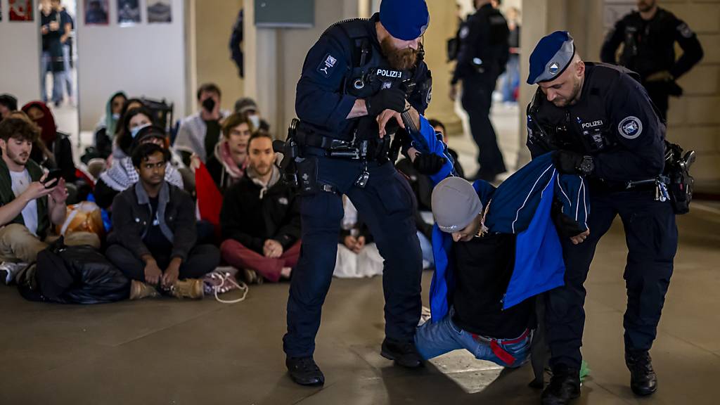 Kaum ETH-Studierende an Gaza-Demo – Polizei vor Uni-Eingängen