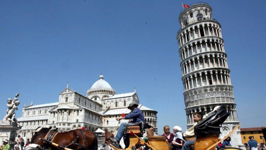 Schön schräg: jetzt ist auch das Geheimnis gelüftet, wer den schiefen Turm von Pisa seinerzeit zu bauen begonnen hat. (Archivbild)