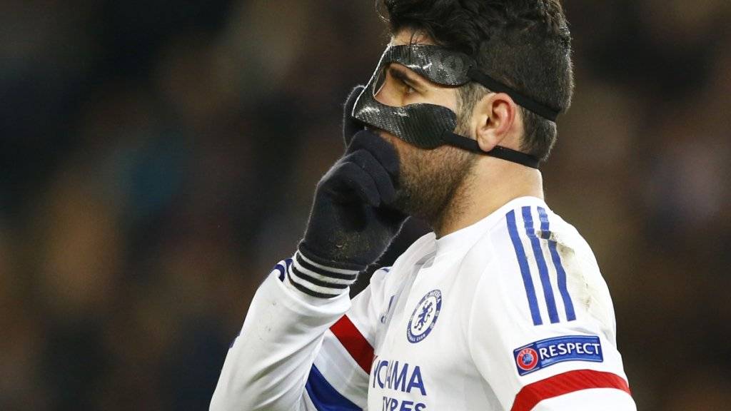 Diego Costa, wegen eines Nasenbeinbruchs mit Gesichtsmaske, legt den Fokus auf den FA Cup