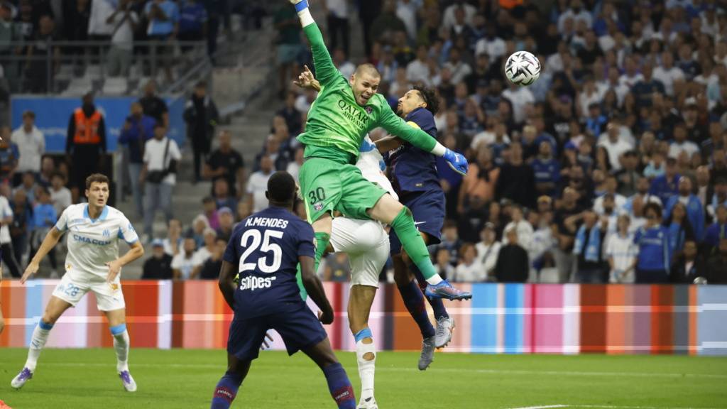 PSG-Goalie Lucas Chevalier macht beim Gegentor keine gute Falle