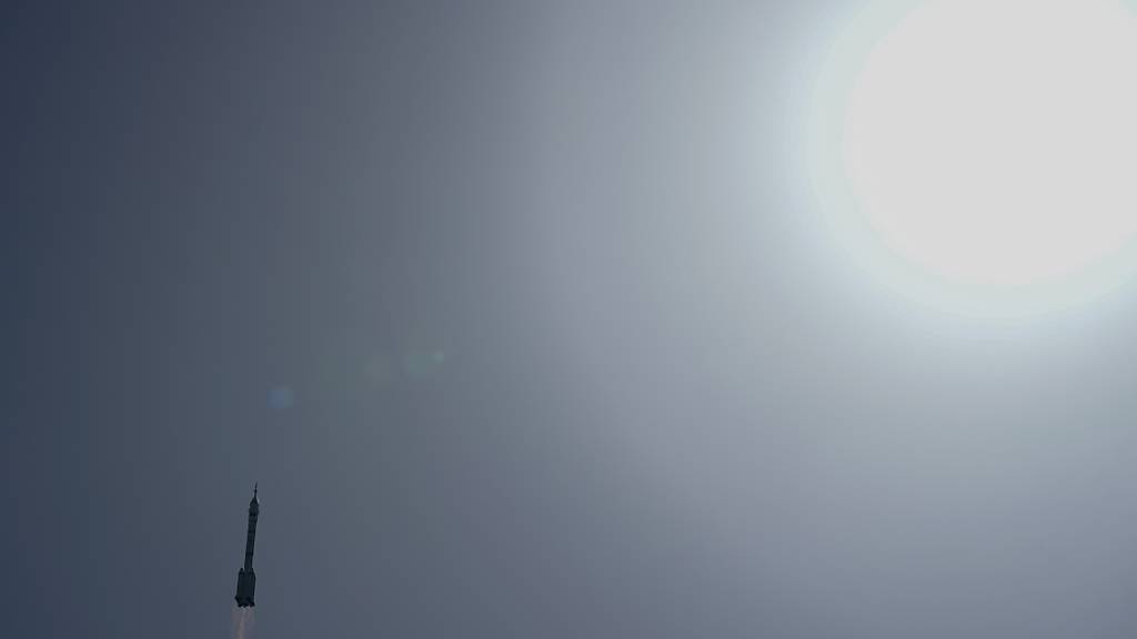 Etwa ein halbes Jahr sollen die drei chinesischen Astronauten im All bleiben.