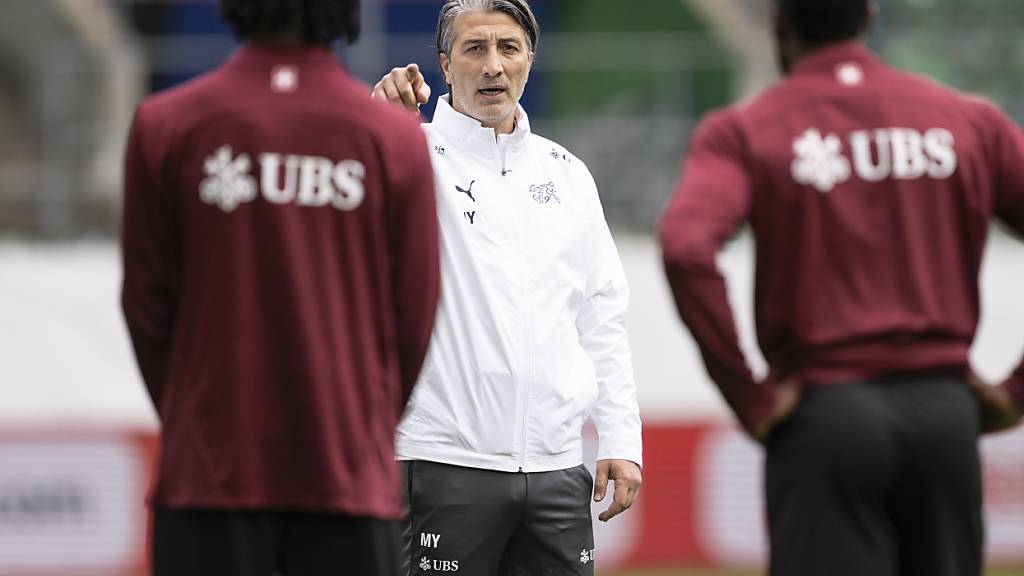 Nationaltrainer Murat Yakin schickt nach vier Tagen im Vorbereitungscamp in St. Gallen fünf Spieler wieder nach Hause