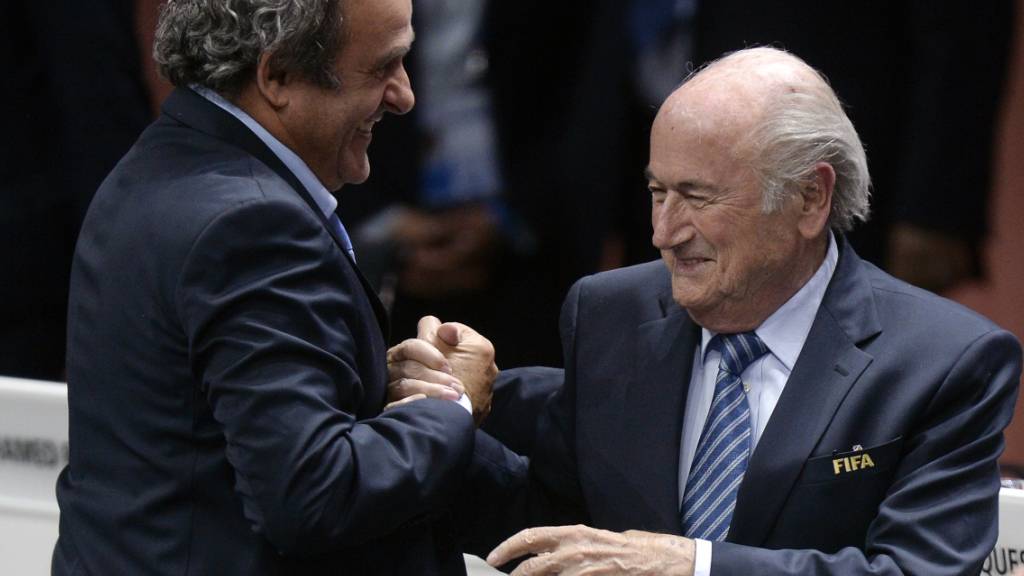 Michel Platini und sein Mentor Sepp Blatter kamen gleichzeitig zu Fall