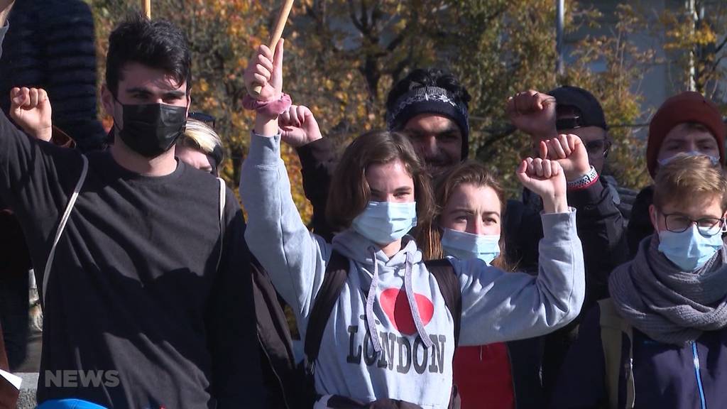 Gegendemo setzt Zeichen gegen Faschisten und Verschwörungstheoretiker