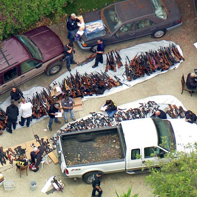 Polizei entdeckt Waffenarsenal in Luxuswohnviertel