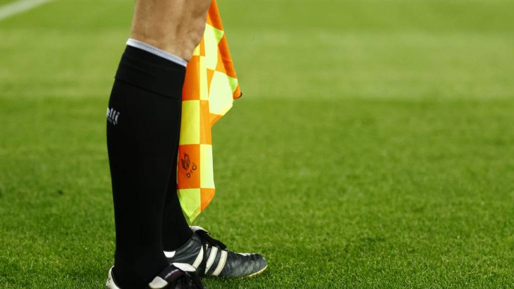 In der Türkei wurden 17 Haftbefehle gegen Schiedsrichter ausgestellt, die unter Verdacht stehen, auf Spiele gewettet zu haben