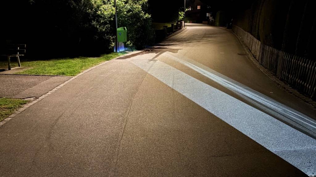 In Wittenbach SG ist am Samstagabend ein junger E-Scooter-Fahrer verunfallt.