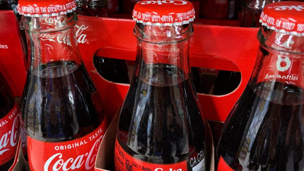 In der US-Produktion werden zuckerhaltige Coca-Cola-Getränke anders als in anderen Ländern mit Maissirup gesüsst. (Archivbild)