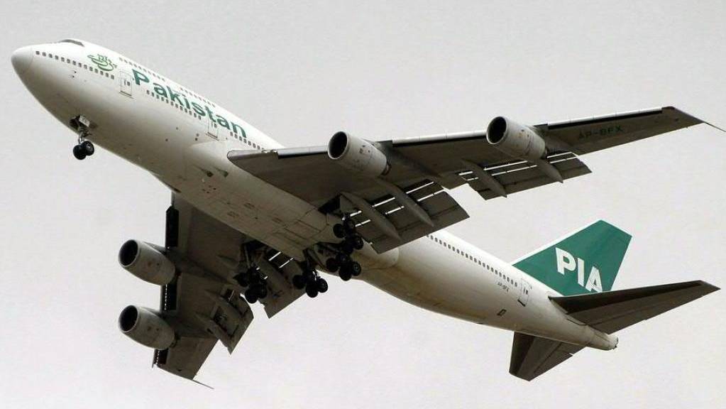 Ein Passagierflugzeug der Pakistan International Airline ist im Süden Pakistans abgestürzt. (Symbolbild)