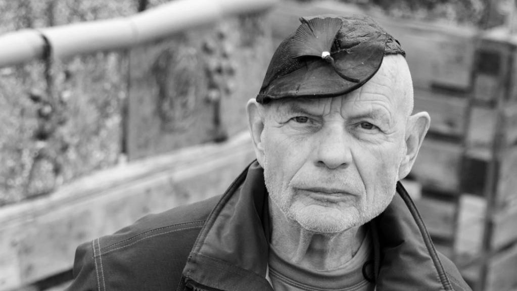 Der Berliner Aktionskünstler Ben Wagin ist tot. Er starb am 28.07.2021 im Alter von 91 Jahren. Foto: Jörg Carstensen/dpa