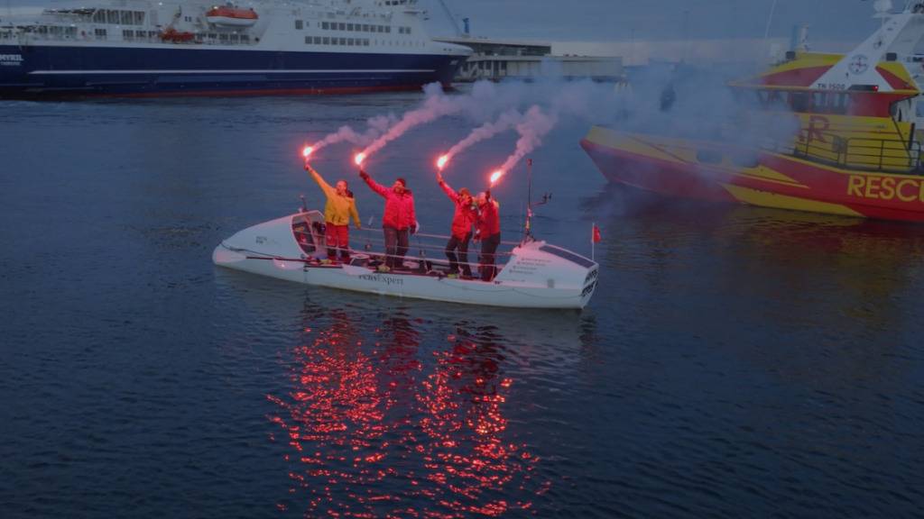 Mission abgeschlossen: In einem Ruderboot haben die vier Schweizer Abenteurer den Arktischen Ozean durchquert und dabei mindestens vier Rekorde aufgestellt.