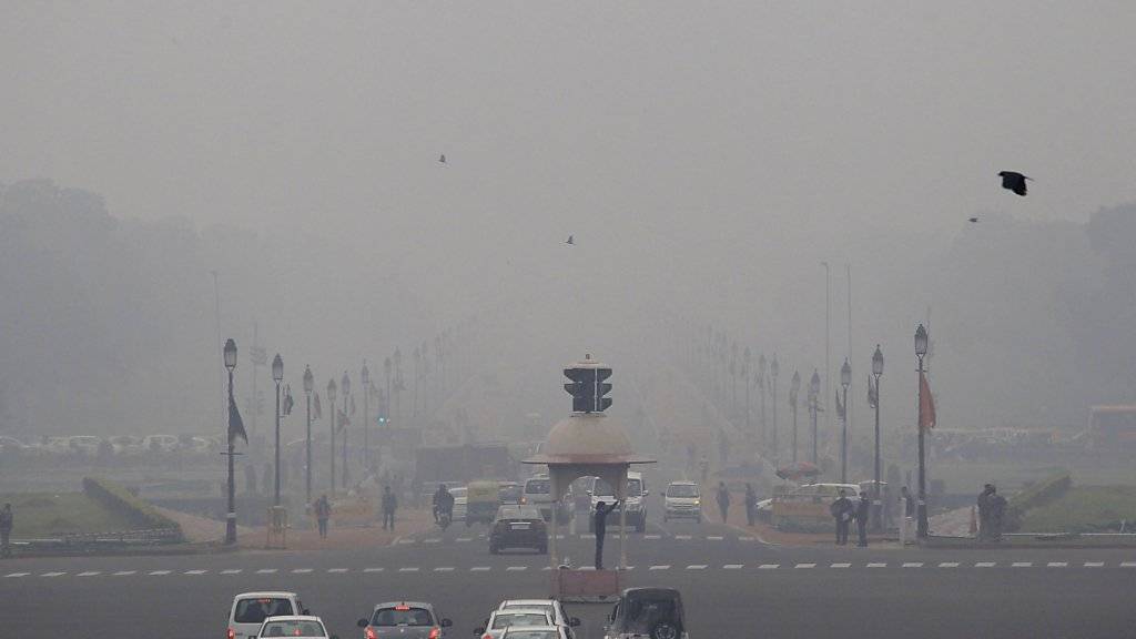 Wegen dem Smog in Neu Delhi dürfen grosse Dieselfahrzeuge nun nicht mehr zugelassen werden. (Archiv)