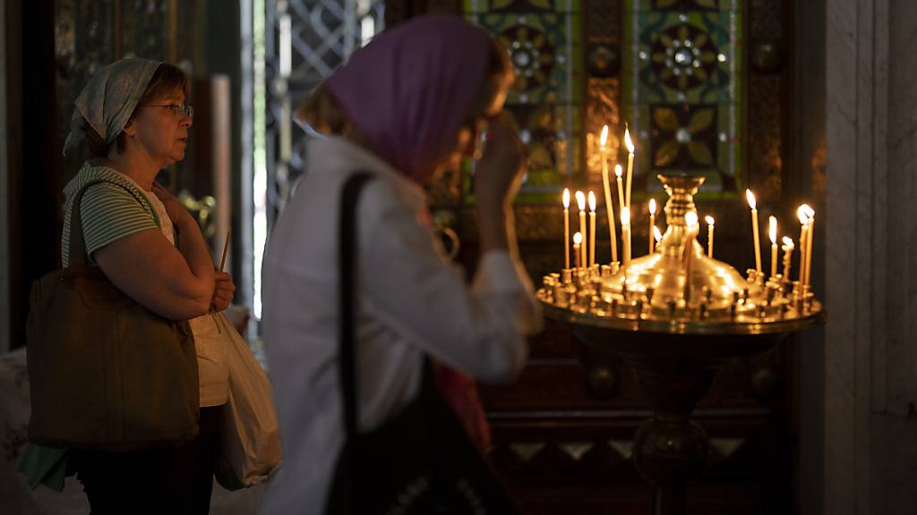 Forscherinnen und Forscher aus der Schweiz und den USA versuchen mit einem neuen Modell mehr Transparenz zu schaffen, was die Erfassung von Todeszahlen im Krieg in der Ukraine anbelangt. (Archivbild)