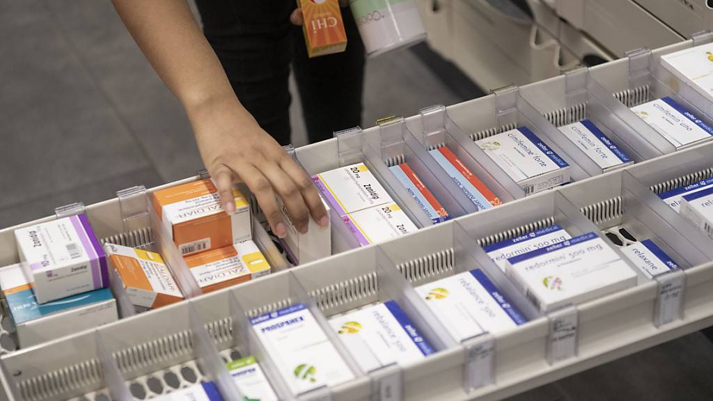 Die Produzenten- und Importpreise sind in der Schweiz im August weiter angestiegen. Unter anderem wurden Medikamente teurer.(Archivbild)