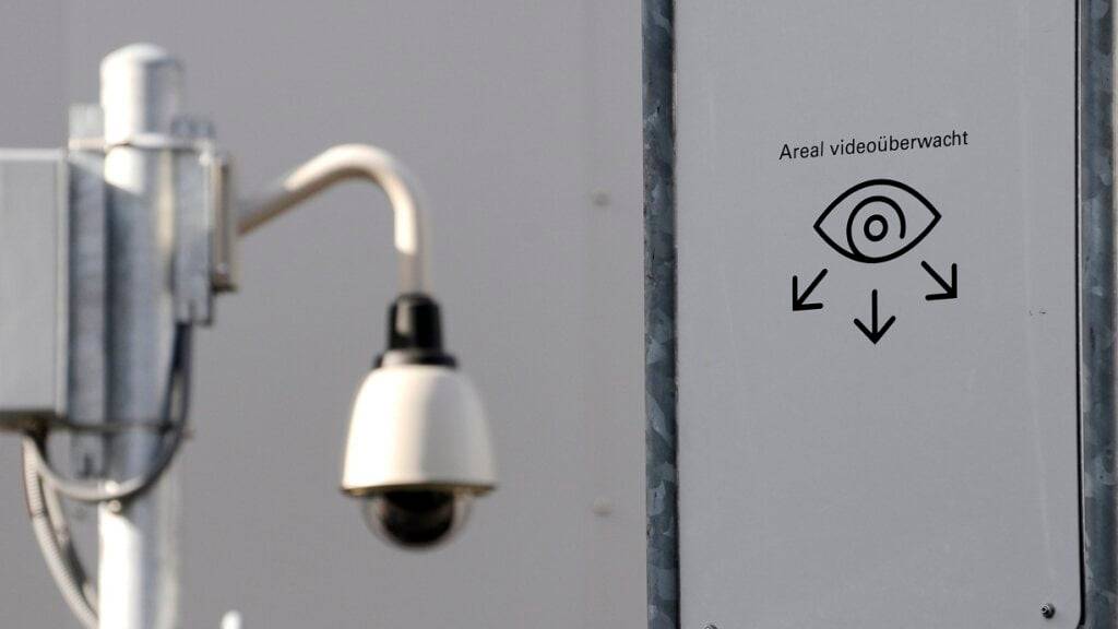 In der Stadt St. Gallen sind Videoüberwachungen im öffentlichen Raum im Einsatz. Sie dürfen nicht mit automatischer Gesichtserkennung ausgestattet werden. (Archivbild)