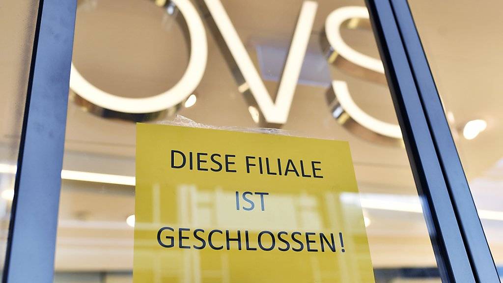 Im Juni sind deutlich weniger Firmen in der Schweiz pleite gegangen. Dennoch gab es einen Riesenkonkurs: Der Kleiderhändler OVS (ehemals Charles Vögele) machte dicht. (Archiv)