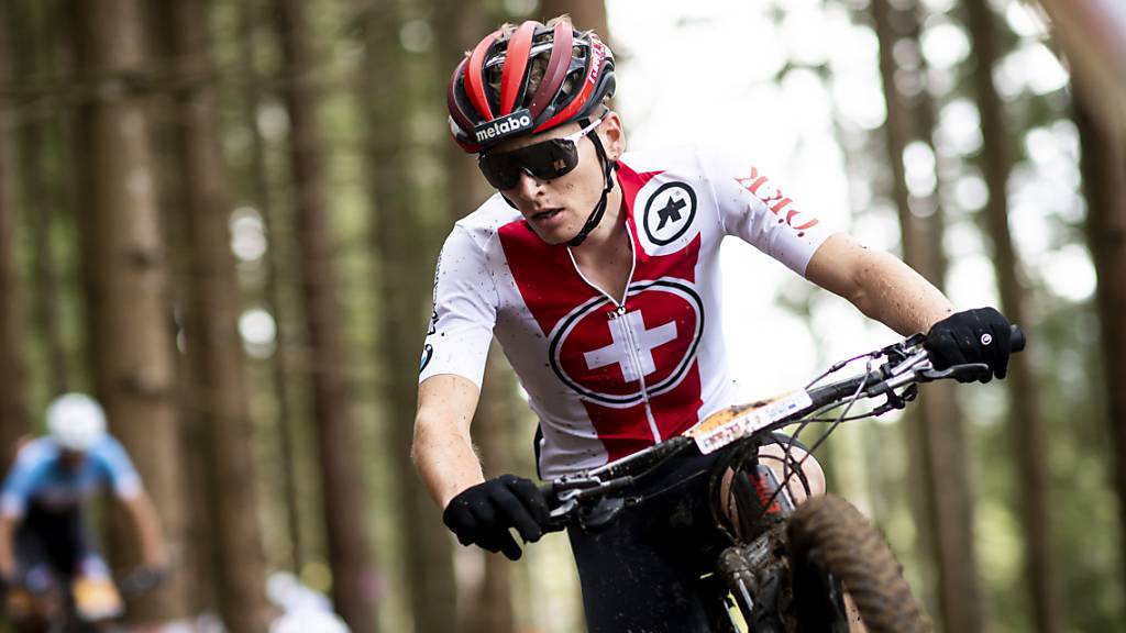 Der Aargauer Nachwuchsfahrer Joel Roth feiert an der Heim-EM seinen bislang grössten Erfolg