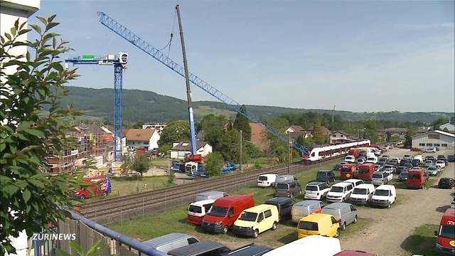 Kranaufprall auf Zug: Baufirma räumt Versagen ein