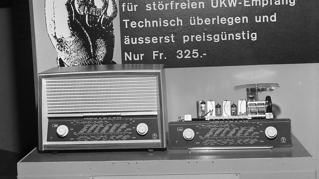 Ab 2027 Geschichte: UKW-Empfänger Biennophone-Celerina an der Schweizerischen Radio- und Fernsehausstellung 1960 in Zürich. (Archivbild)