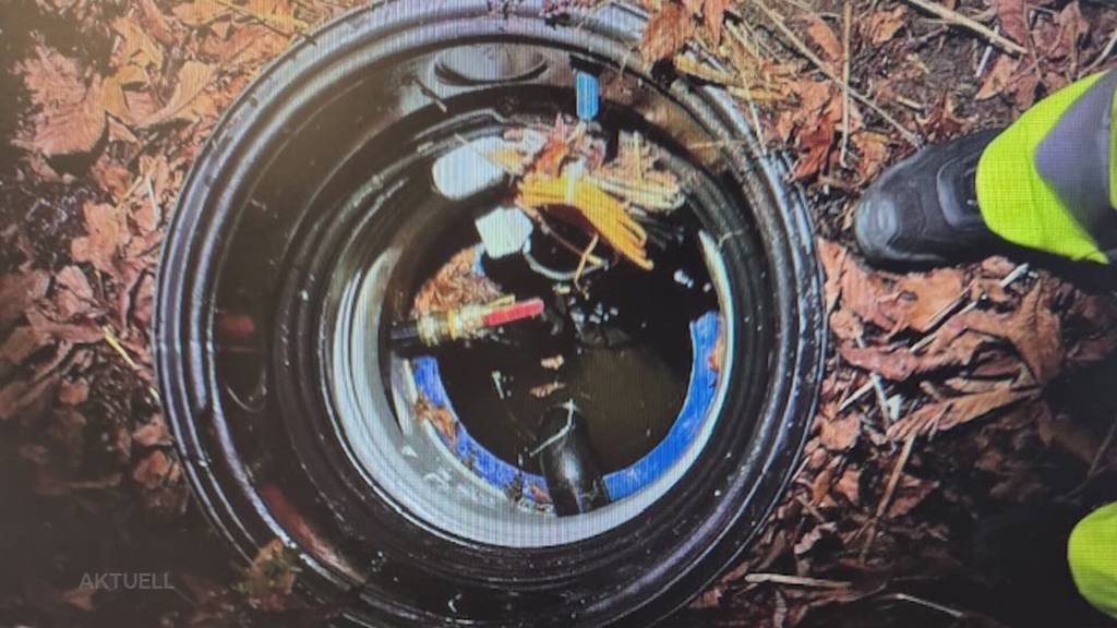 Lebensgefährlich: In Fislisbach fällt ein Mädchen in einen offenen Schacht