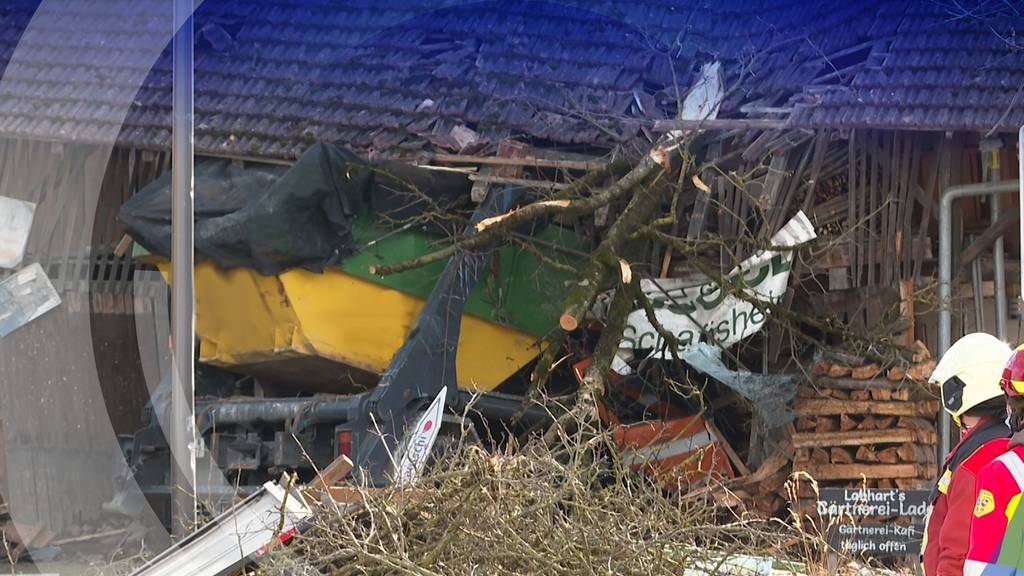 Schafisheim: Lastwagen fährt ungebremst in ein Wohnhaus