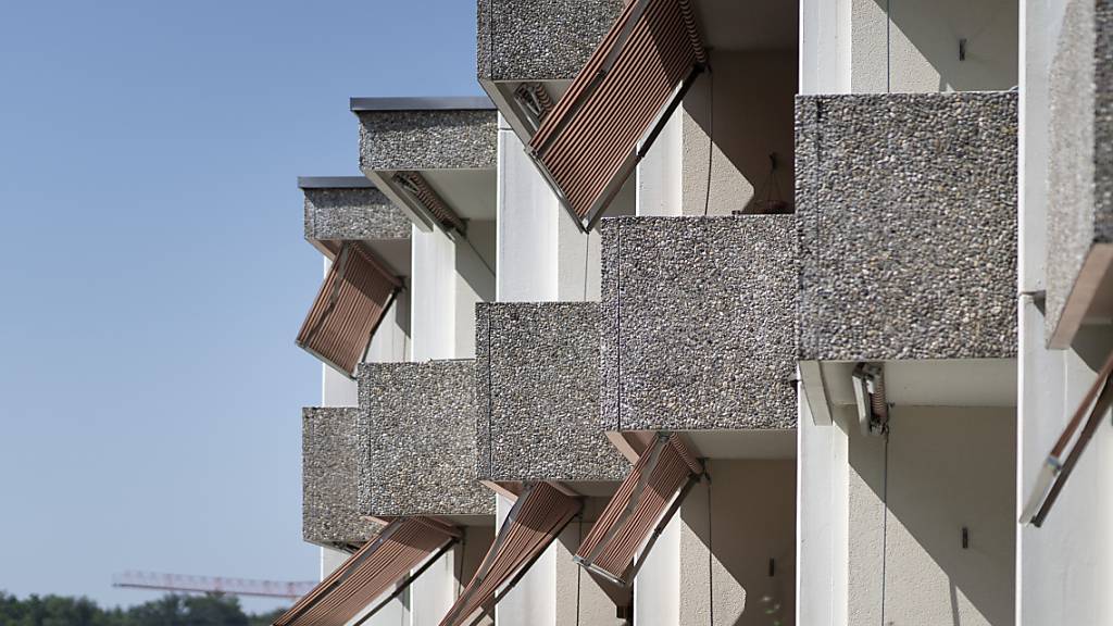 Der Kantonsrat will Seniorinnen und Senioren im Alters- und Pflegeheim keine ungewollte WG zumuten. Auch wer Ergänzungsleistungen beziehe, solle Anrecht auf ein Einzelzimmer haben. (Symbolbild)