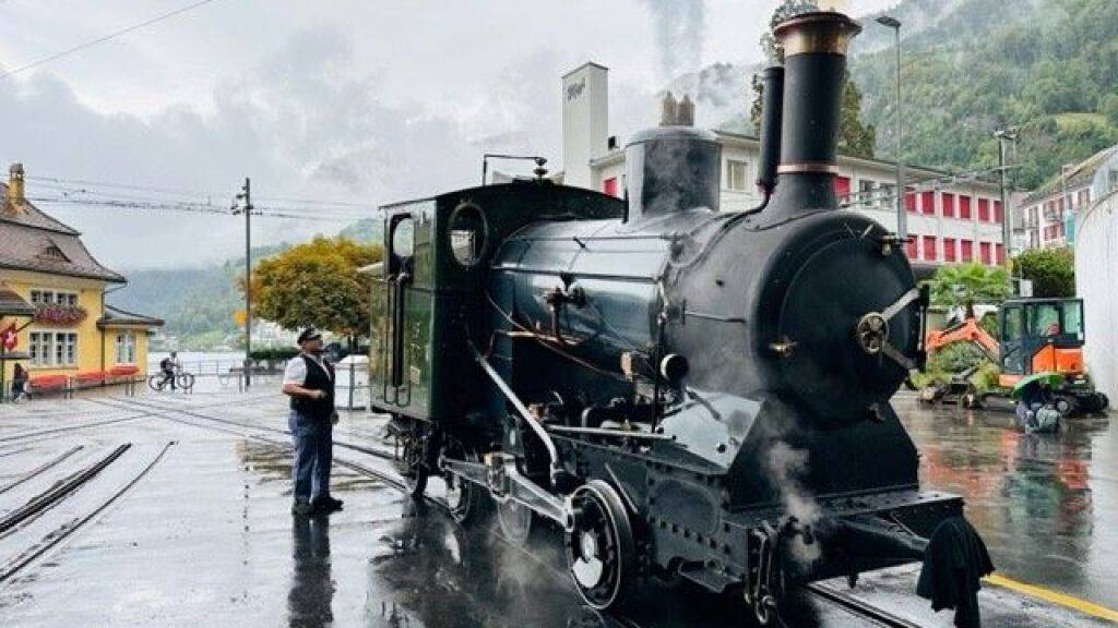 Die Dampflokomotive Nummer 16 der Rigi Bahnen bei ihrer Erstfahrt nach einer umfassenden Revision.