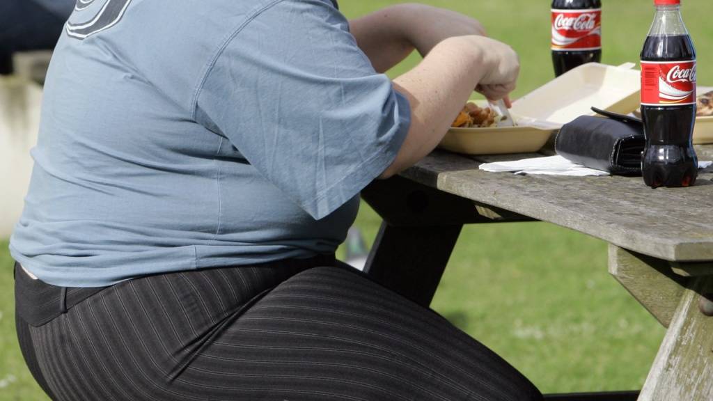 Ein erheblicher Teil der Urner Bevölkerung ist von Übergewicht betroffen. (Symbolbild)