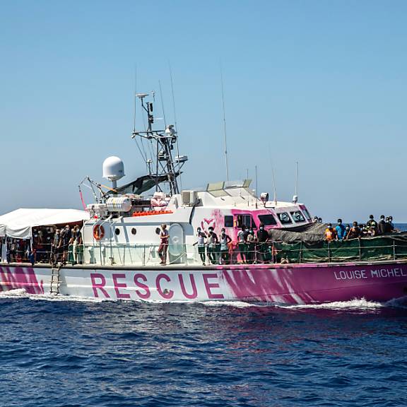 Rettungsschiff «Louise Michel» mit mehr als 200 Migranten in Not