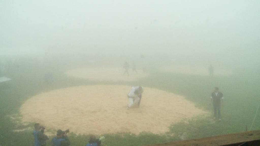 Kein Durchblick: Das 70. Weissenstein-Schwinget versinkt im Nebel