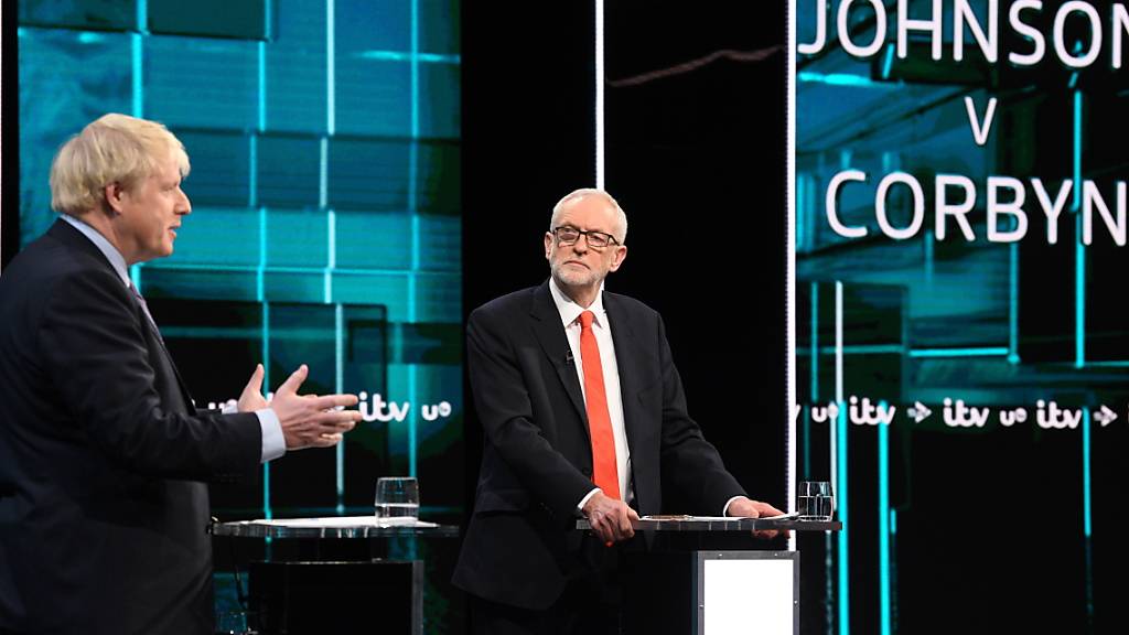 Die erste TV-Debatte vor der britischen Parlamentswahl war ein offener Schlagabtausch zwischen Premierminister Boris Johnson (links) und Oppositionsführer Jeremy Corbyn.